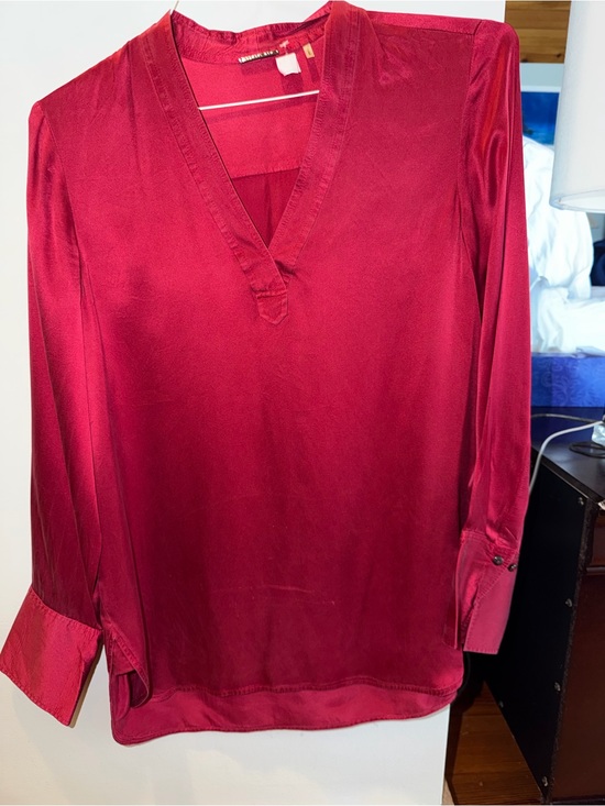 Elie Tahari Tops - Elie Tahari Deep Red V-Neck Long Sleeve Tunic